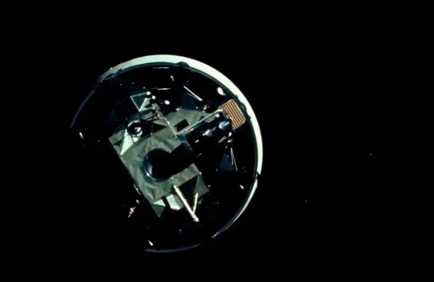 人类首次登月所见真实月球,人类登月需要多久到达月球