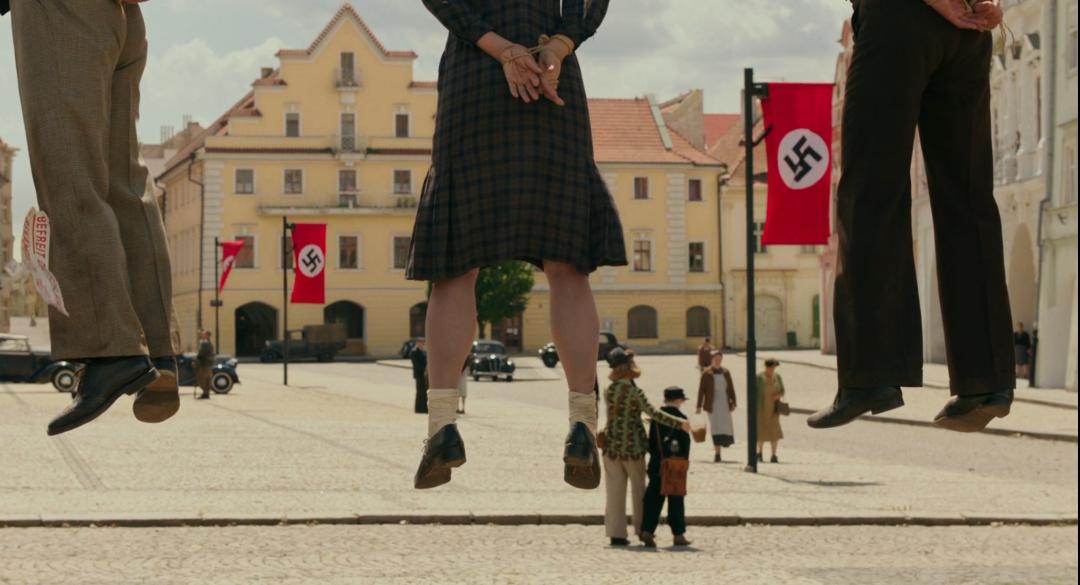 一部从头笑到尾的战争搞笑电影,讽刺战争幽默电影