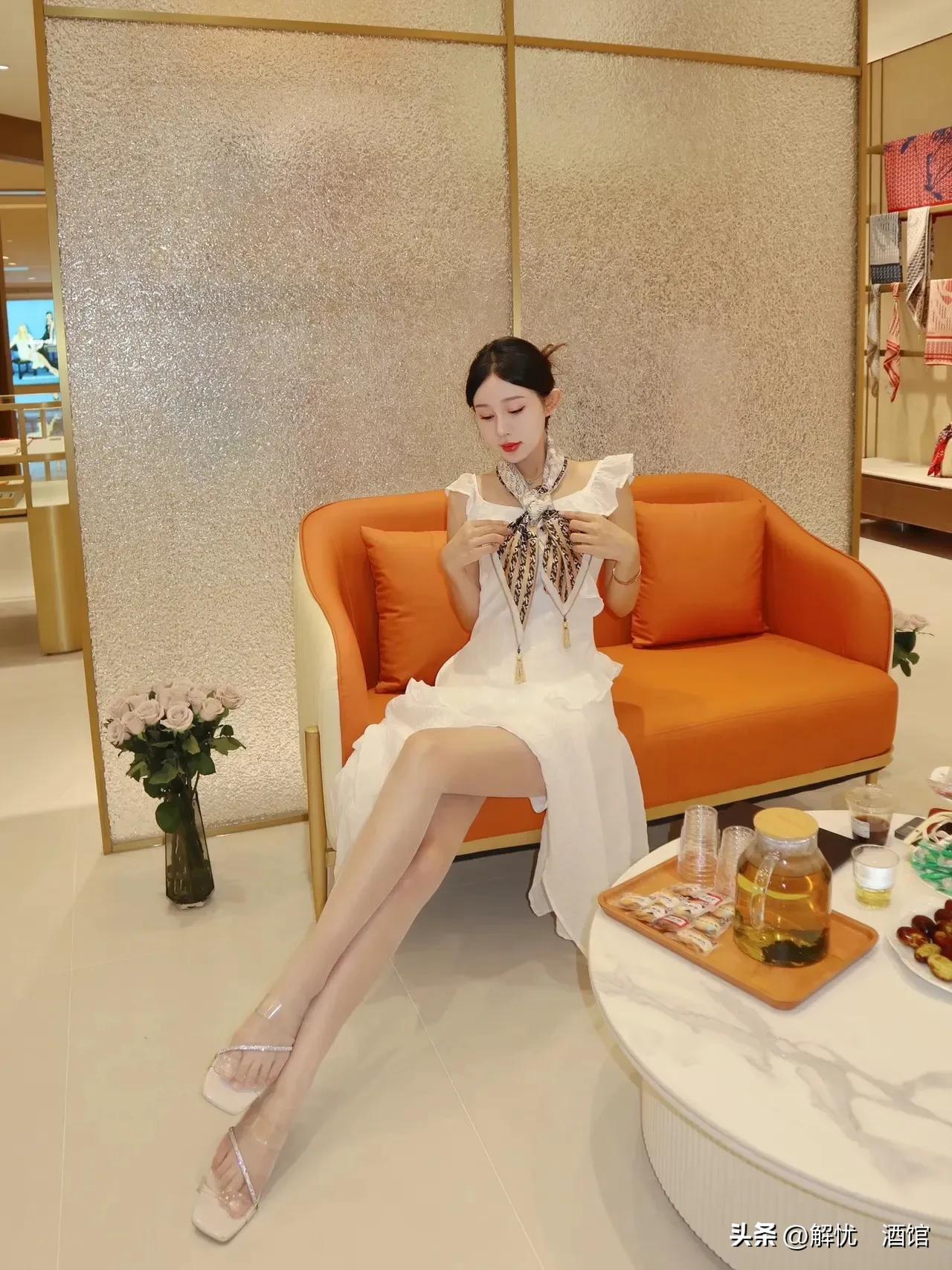 当今娱乐圈现状可以怎么表达,聚光灯下的生活是怎样的