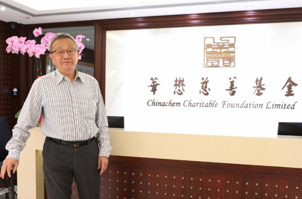 香港富婆60岁扎双马尾，只为等被绑丈夫，死后800亿遗产无人继承