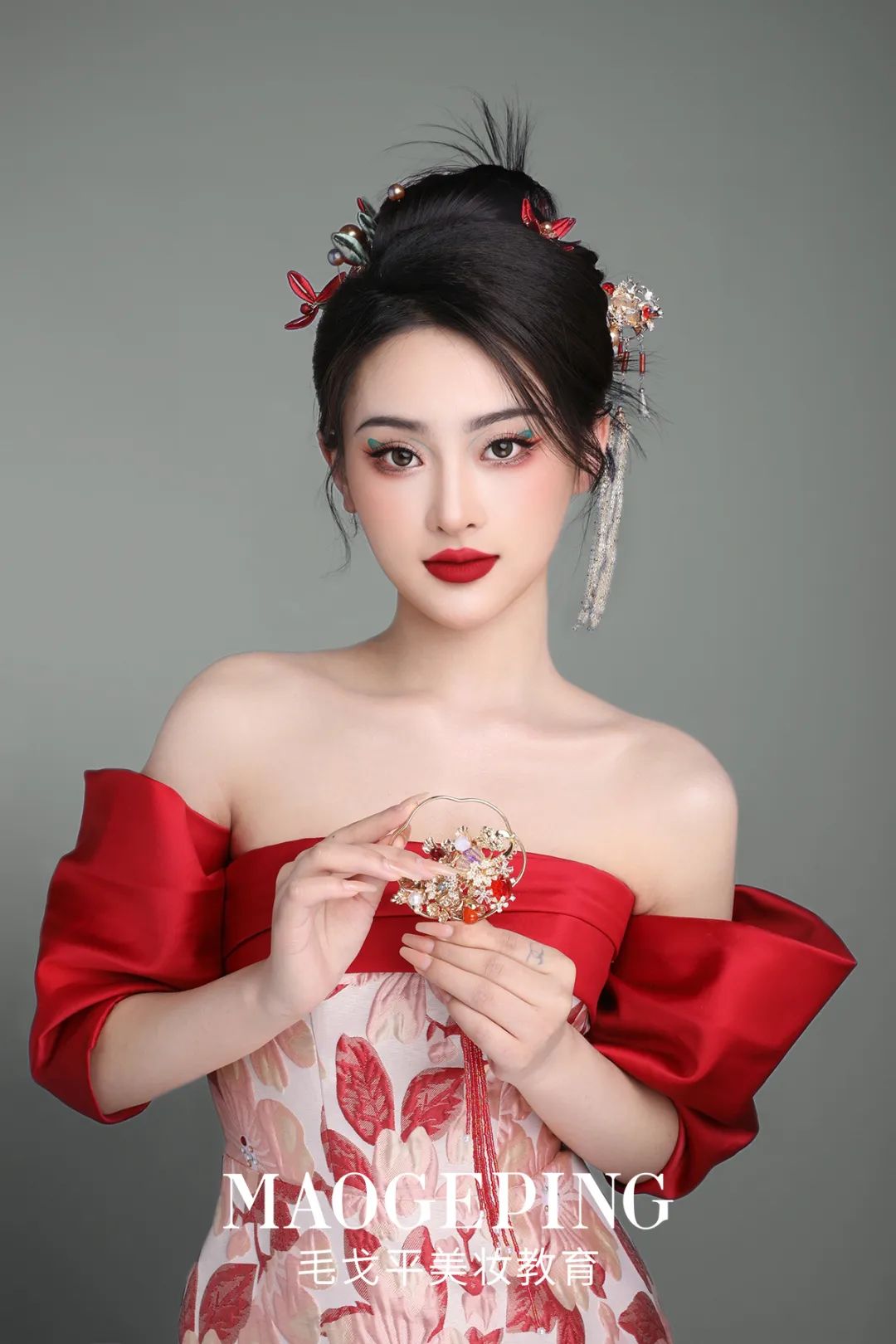 上海毛戈平化妆培训学校,毛戈平学校学几个月比较好