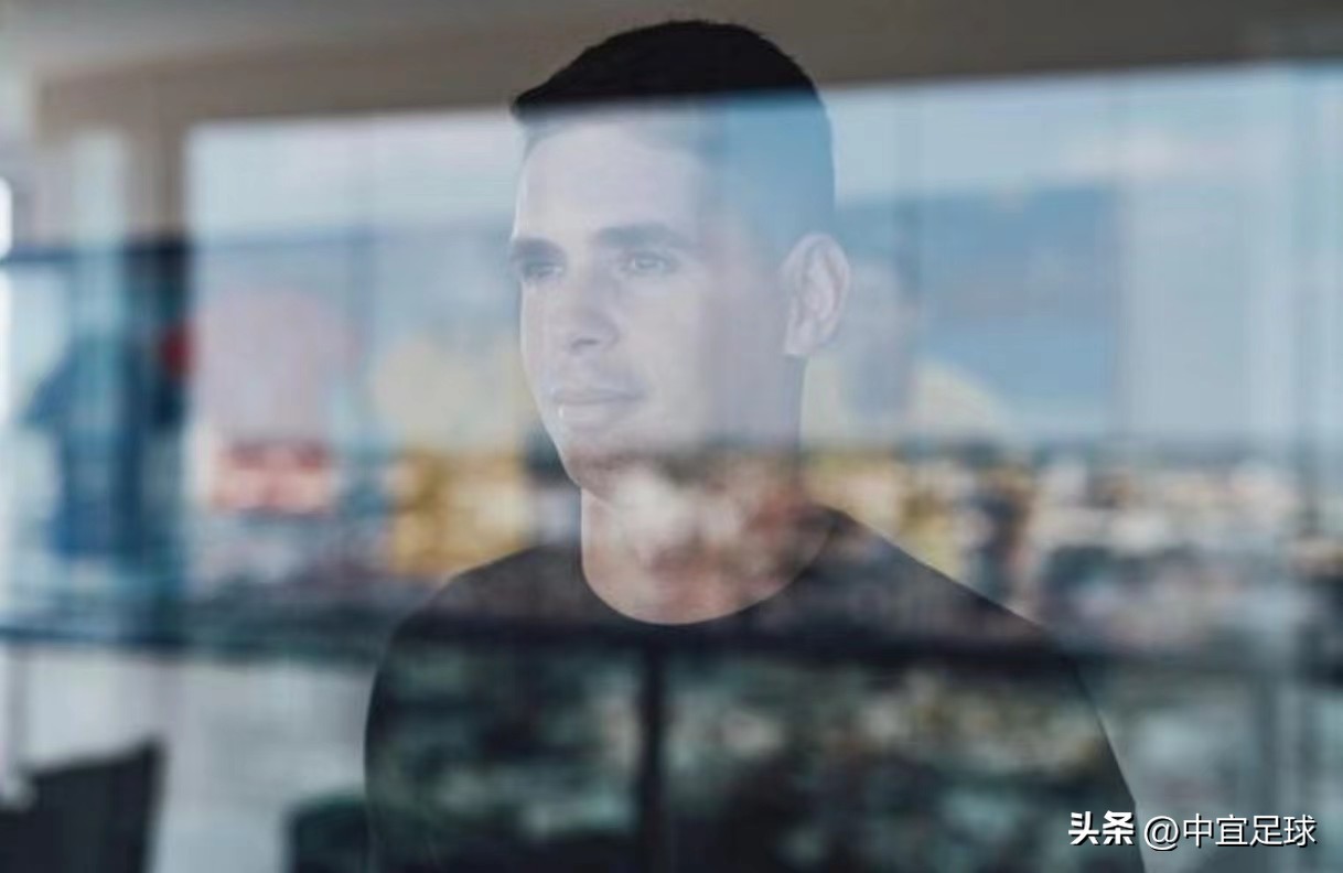 一个为了金钱不惜放弃一切的人,一个天才球员背后的心酸