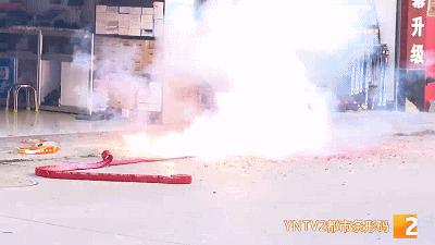 鞭炮齐鸣锣鼓喧天红红火火闹新春,希望生意一直红红火火