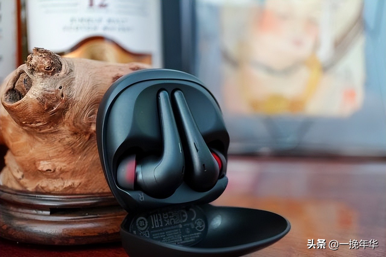 项圈蓝牙耳机和无线耳机哪个好用,哪种牌子的无线蓝牙耳机最好