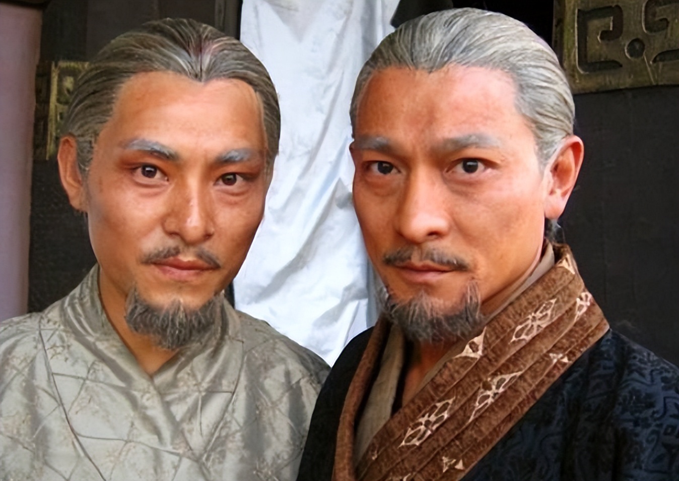 明明是双胞胎却被区别对待,明明是双胞胎却被区别对待的电影