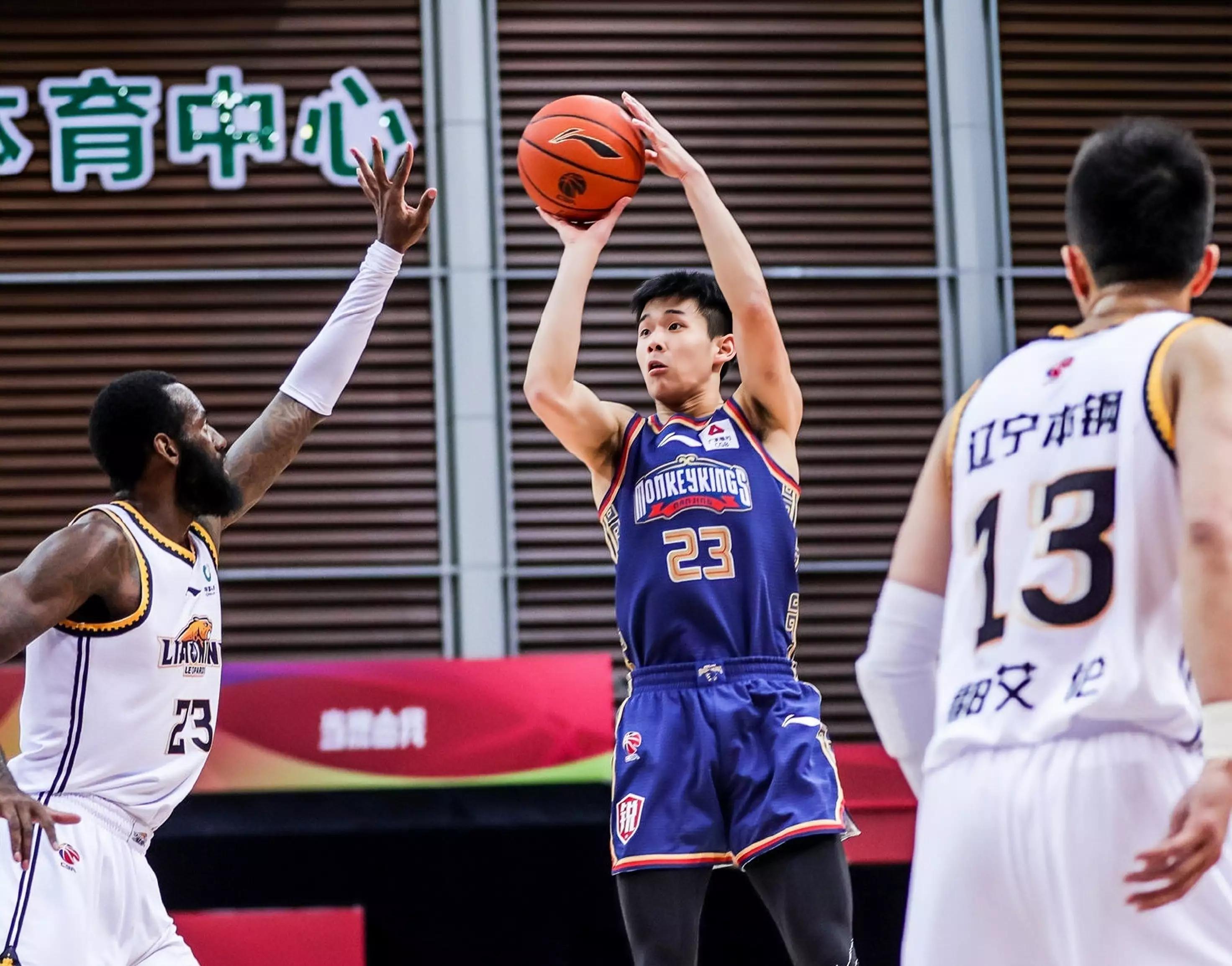 男篮下次集训至少30人，林葳张宁等新人有戏，孙铭徽等人有望回归