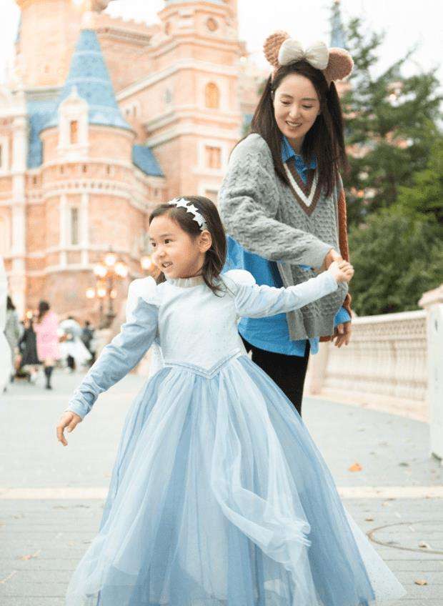 董璇高云翔离婚了没,董璇与高云翔离婚后现身活动