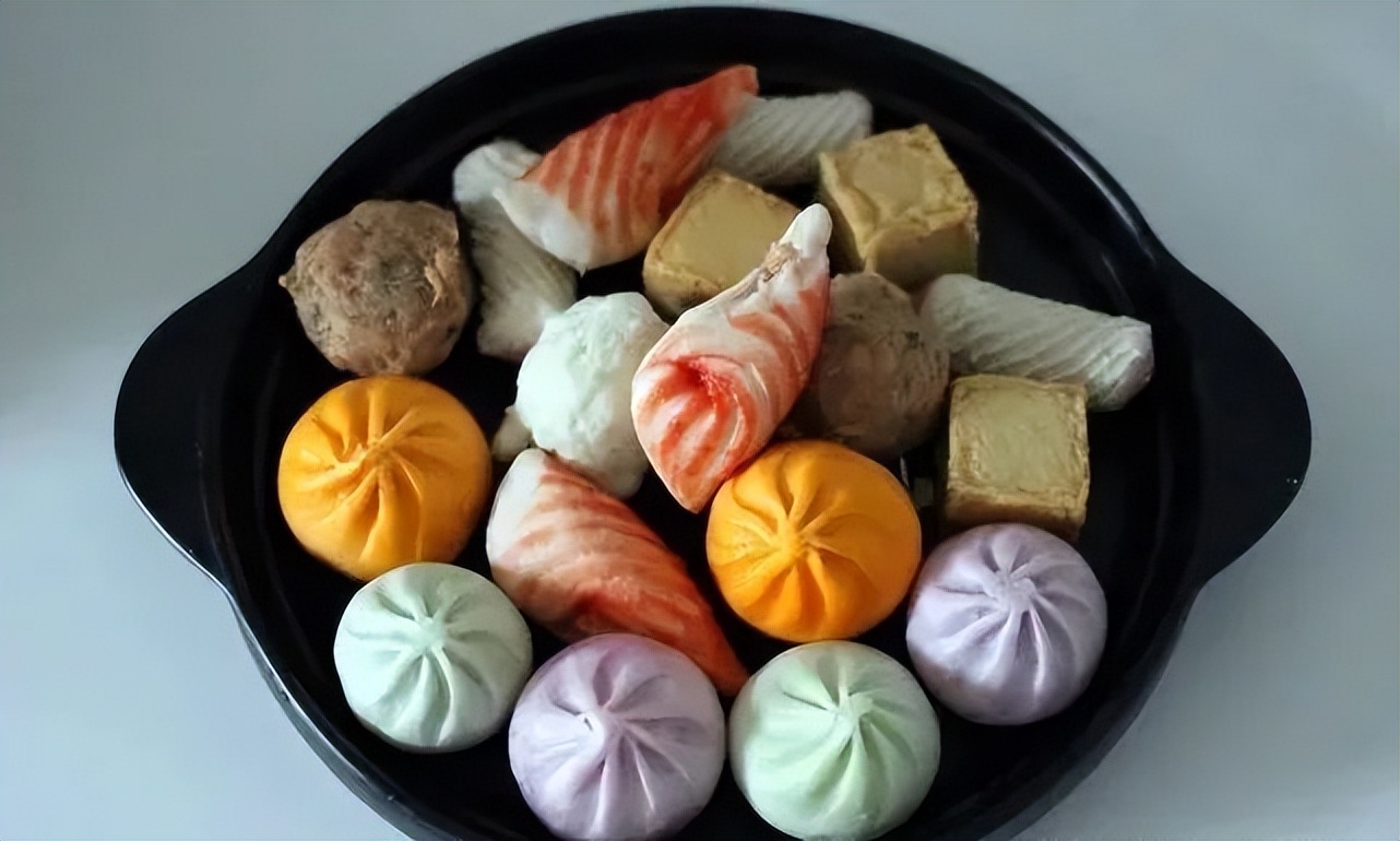 现剥蚕豆,脚踩酸菜视频被证实了吗