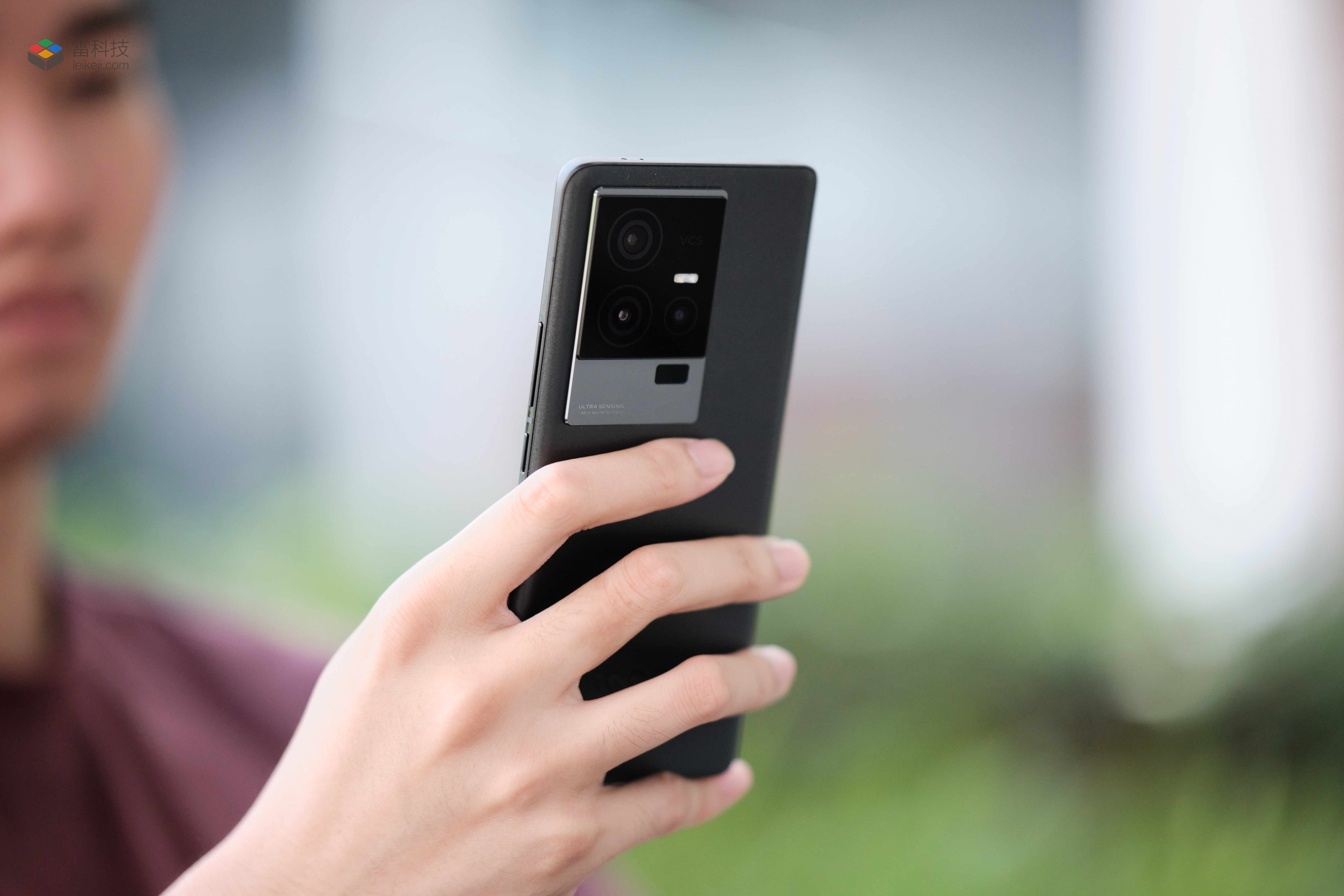 iqoo11s发布价格,iqoo11s值不值得买