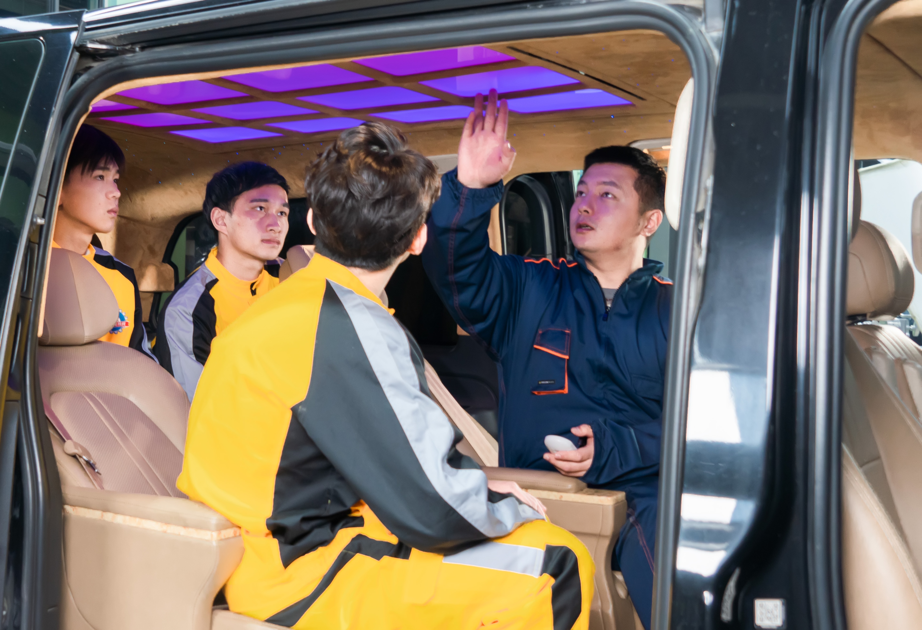 中高考季选专业阶段来了，汽车改装行业前景怎么样，是否值得学？