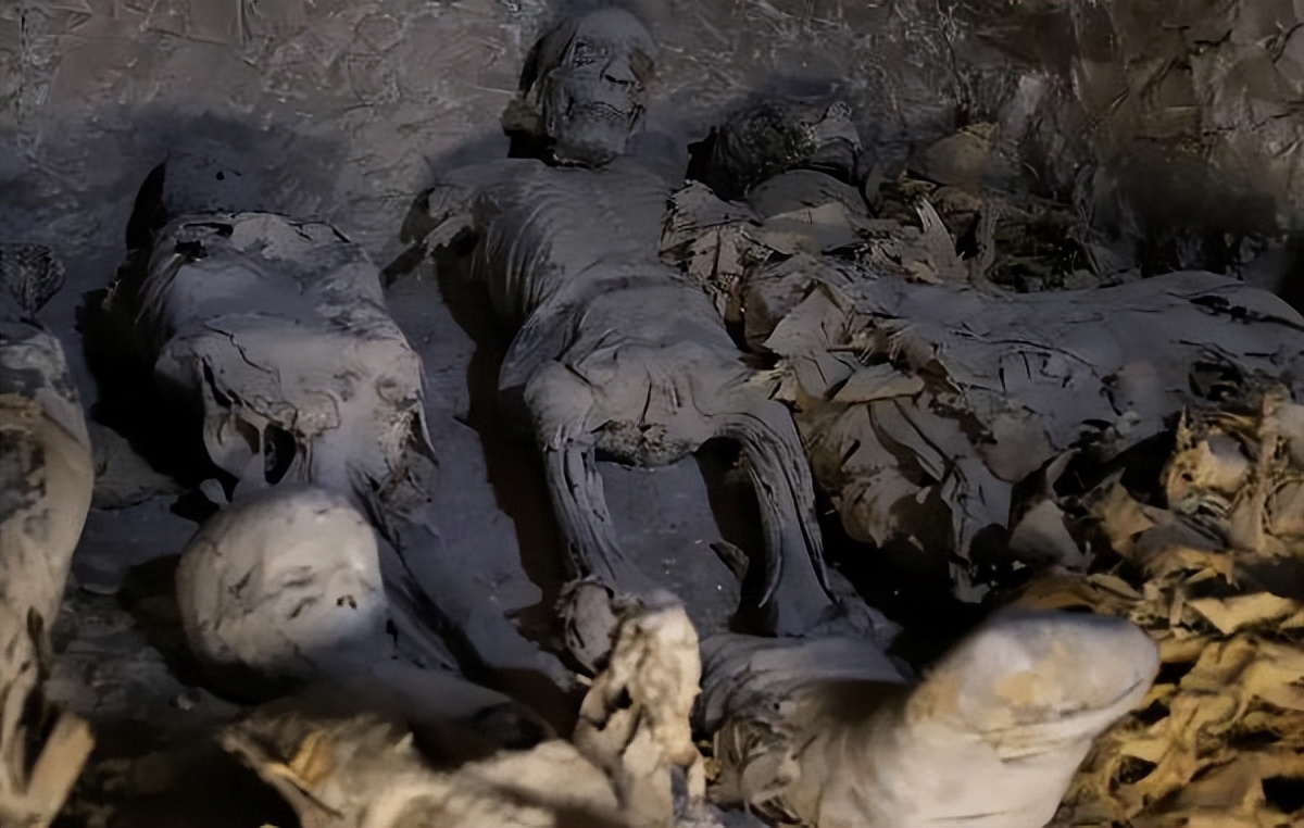 古埃及有多神秘恐怖:尸体被练成木乃伊,用粪便避孕