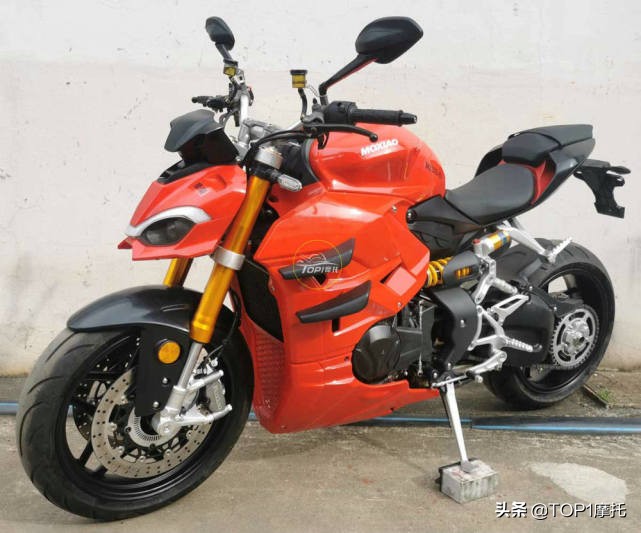 撞脸不可怕谁丑谁知道,撞衫不可怕谁假谁尴尬小视频