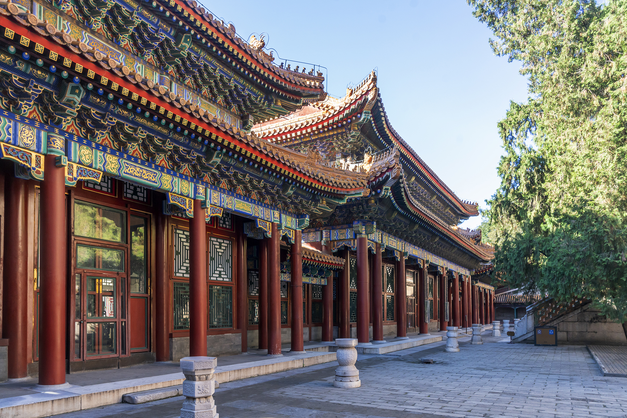 漫步北京颐和园,走颐和园长廊寓意