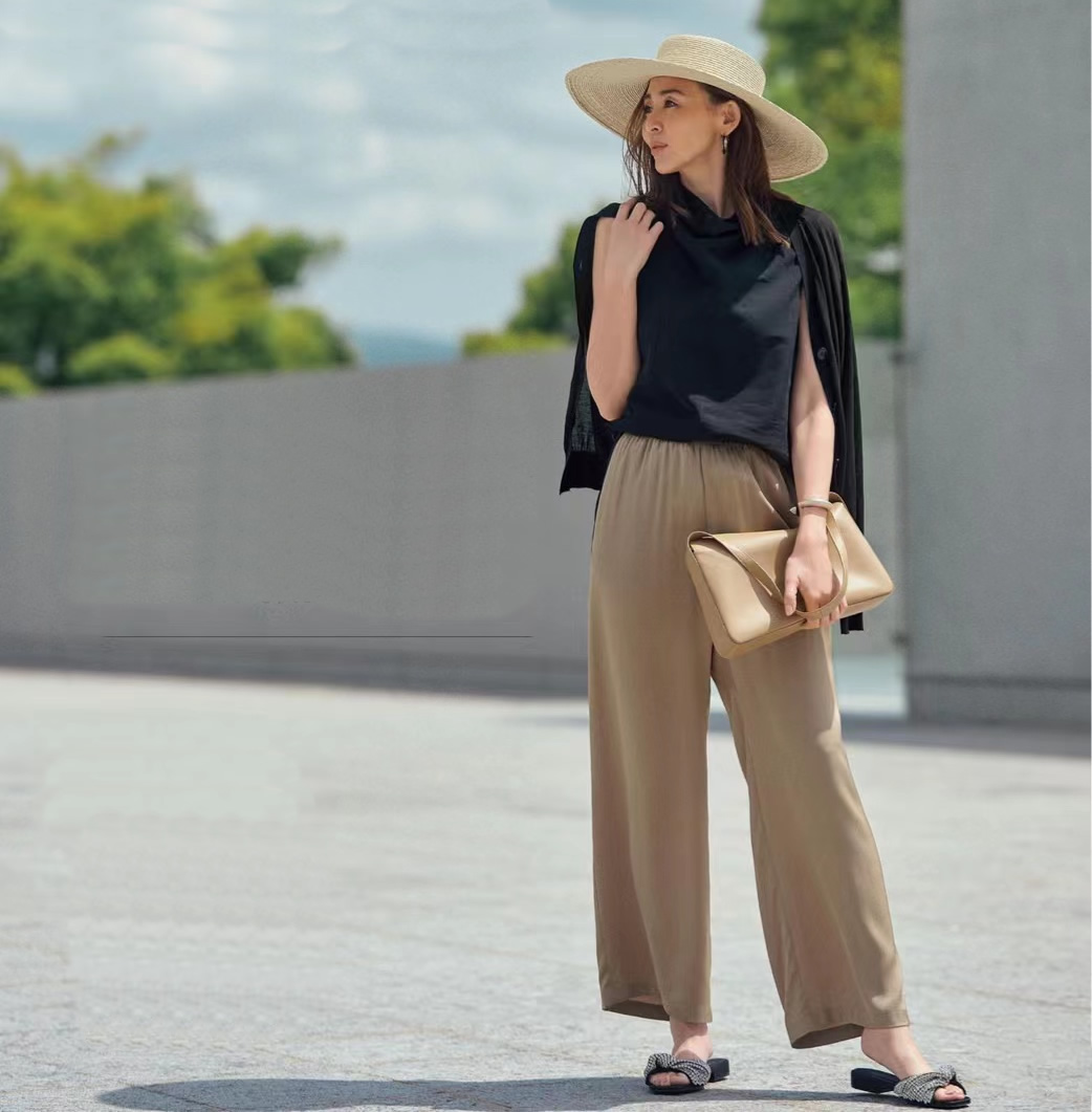 四种不同风格的穿搭手绘,日系手绘风格穿搭