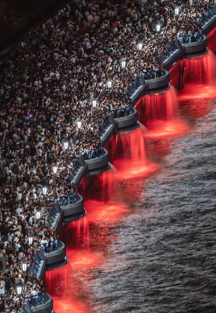 五一假期哪些消费呈现出强劲势头,五一假期消费同比增长什么意思