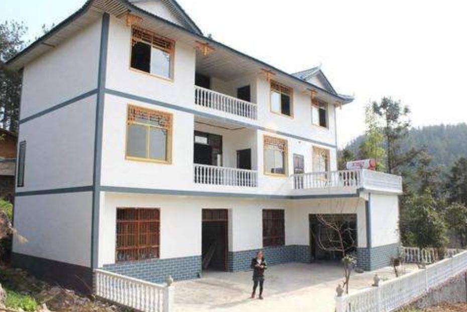 城里人卖掉房子回农村的原因,为什么很多人把农村房子卖了