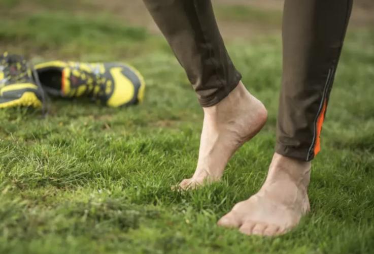 脚后跟疼的原因和治疗的方法,引起脚后跟疼痛的常见11种疾病