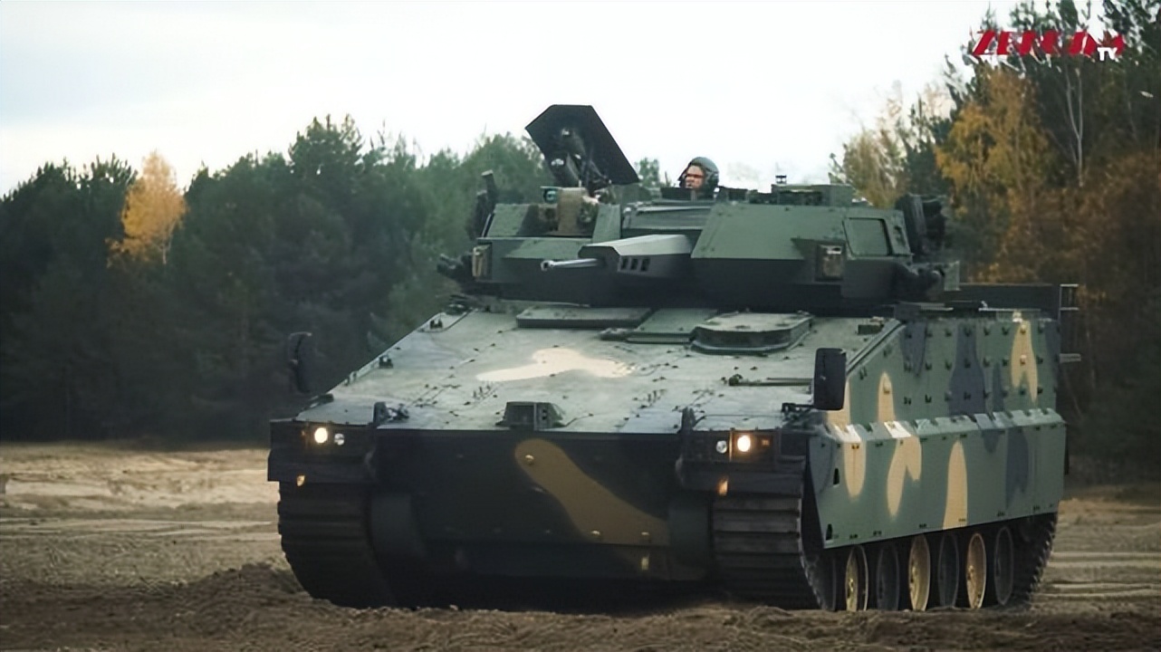 波兰轮式突击火炮,波兰牵引式榴弹炮