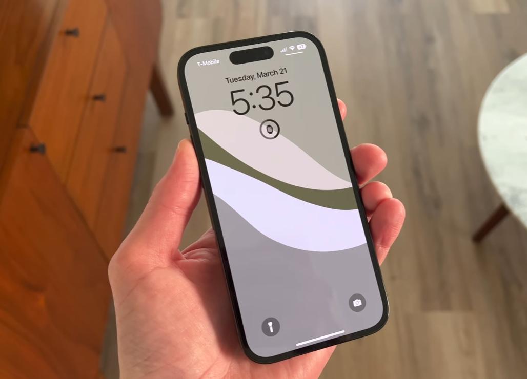 小米13ultra还值得买吗,小米13ultra和iphone14pro怎么选