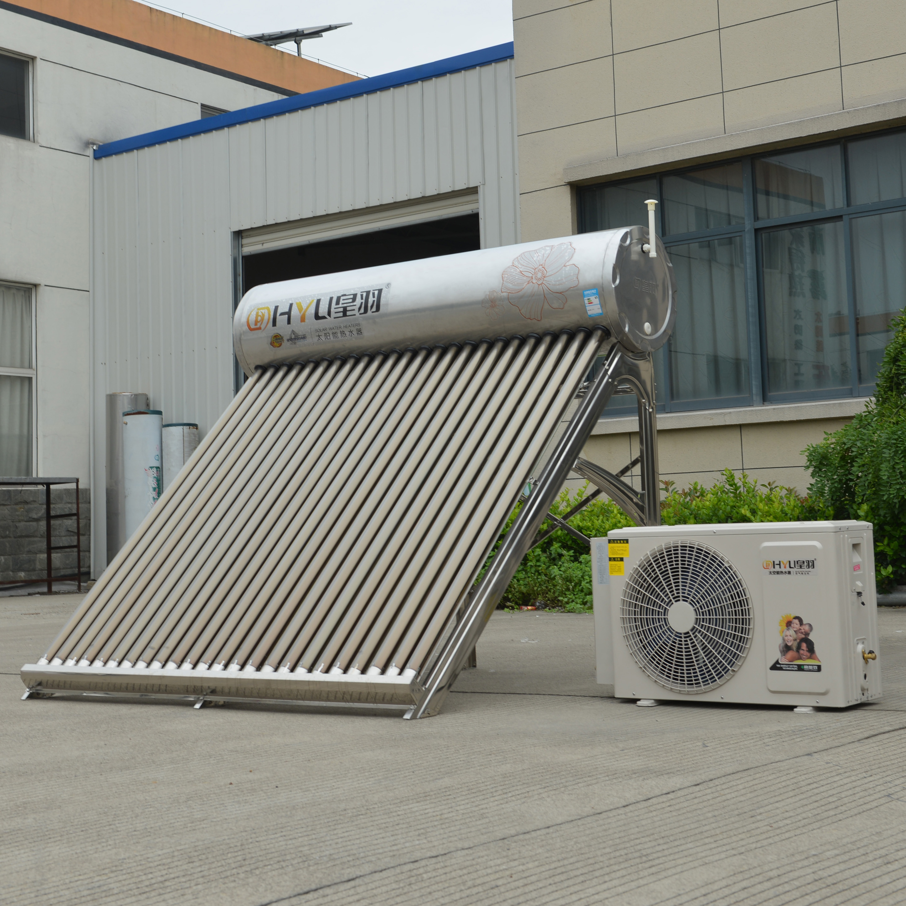 风能热水器与太阳能热水器哪个好,太阳能热水器电热水器燃气热水器