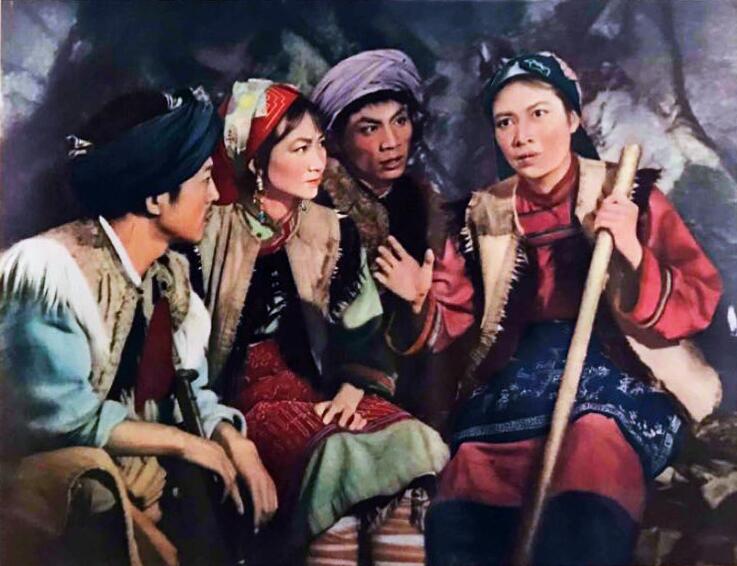 刚打完玻尿酸就别来尬演女兵了这5位女星演女兵让人看着真难受