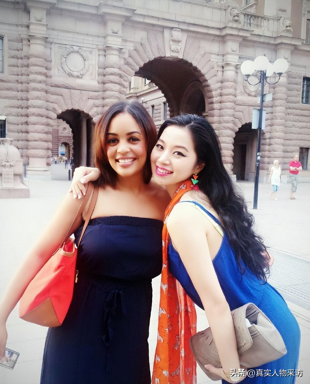 我，做空姐遇奇葩无数，有情侣上机就舌吻，还有想去厕所激情的