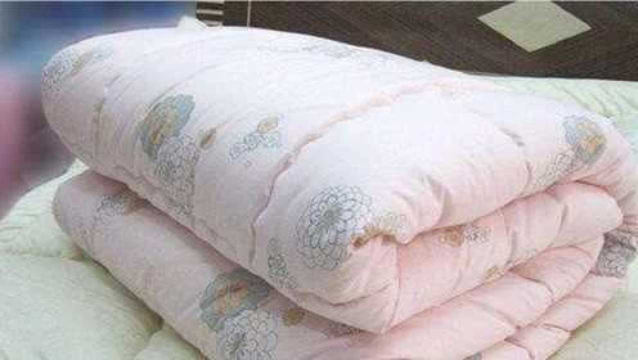 “老棉被睡得香”实锤？研究：盖重被子4周，失眠严重指数下降50