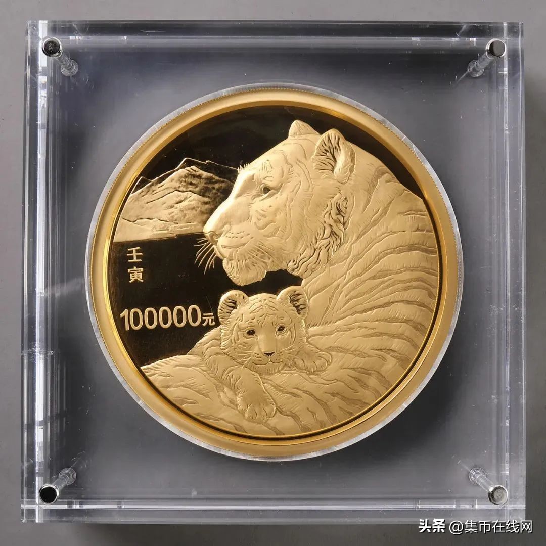 10000元的纯金纪念币,纪念币含纯金100克