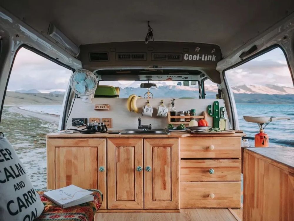 最具性价比的一种房车改装，一样可以行在风景中，住在诗境里！