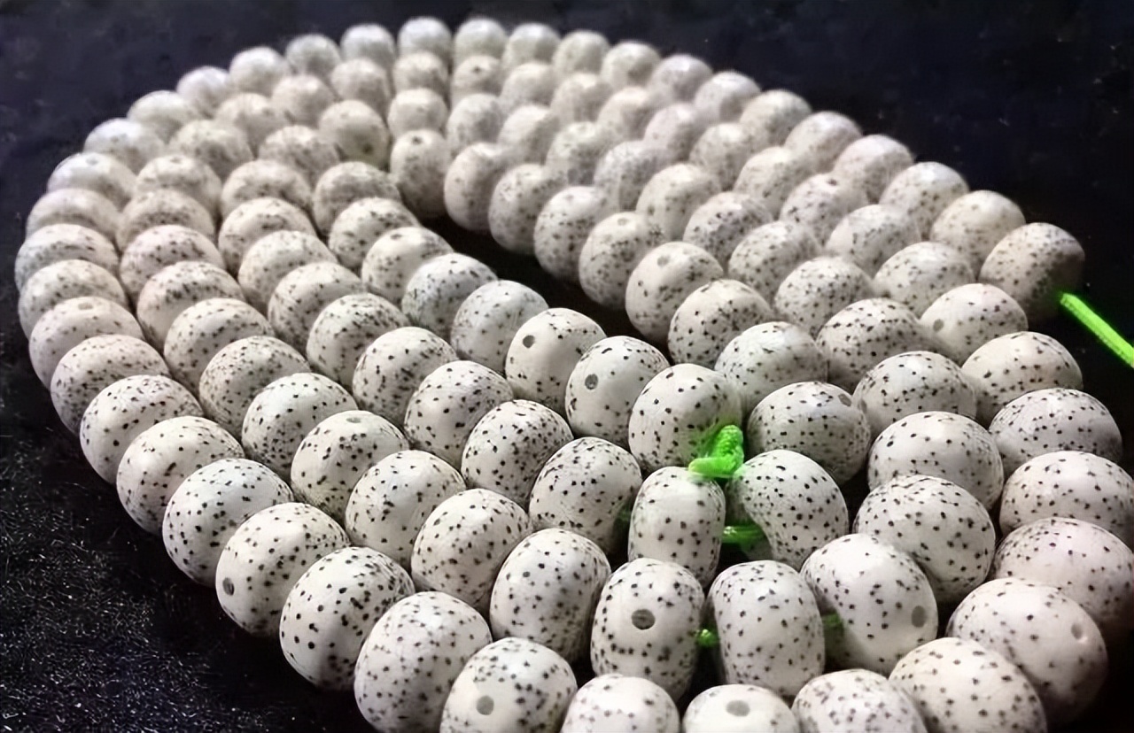 星月菩提奶油黄是什么,星月菩提如何盘玩成白的