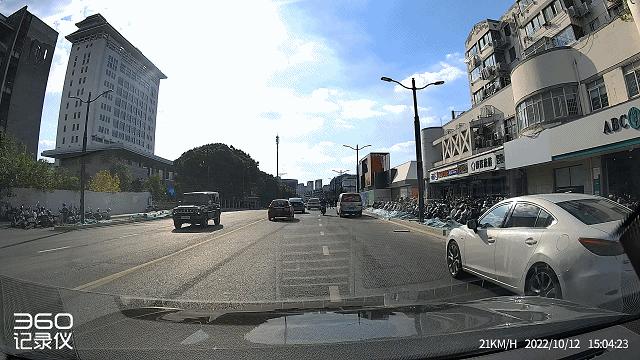 4k的行车记录仪,4K行车记录仪4寸