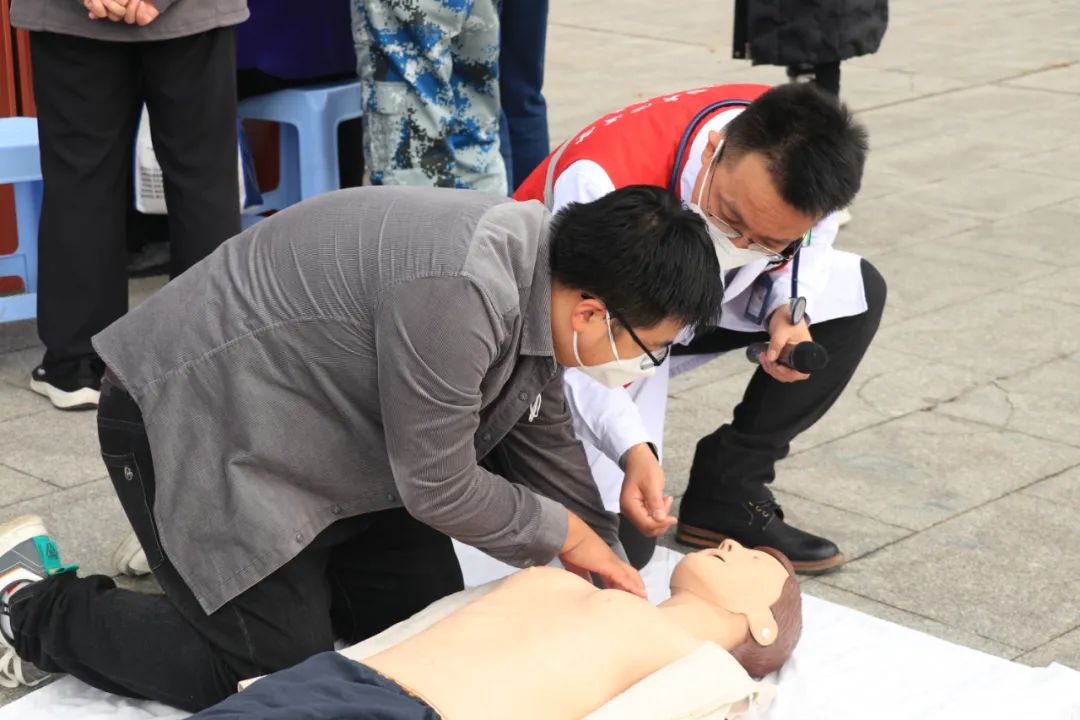 医院救治胸痛患者,胸痛急救中心视频