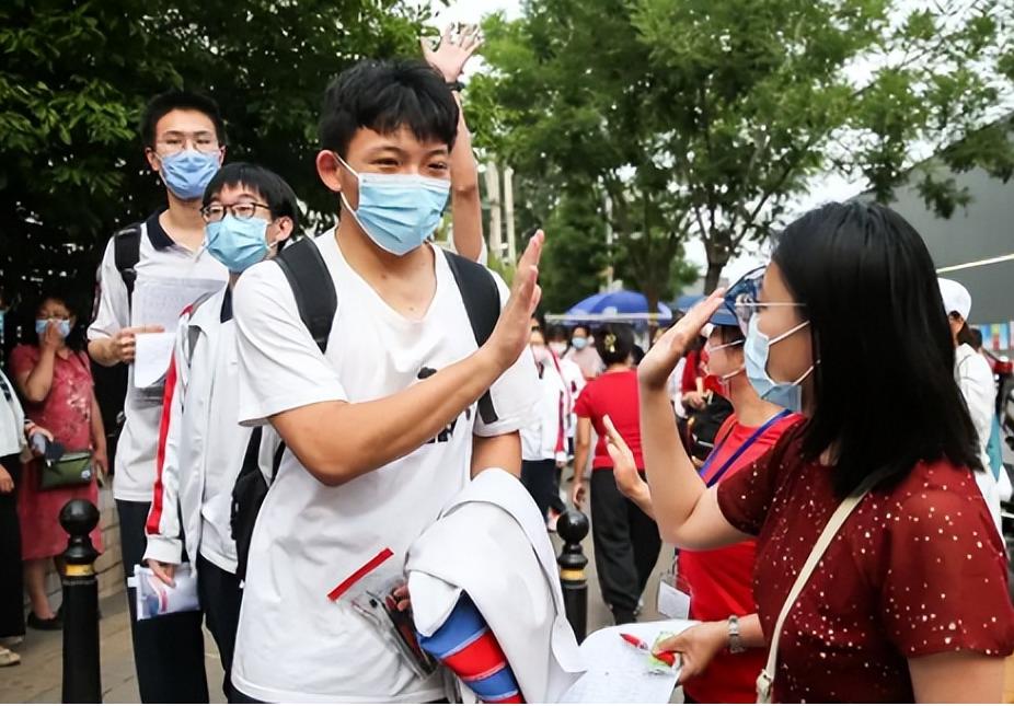 张雪峰二本分数线较低的院校,张雪峰考不上大专怎么办