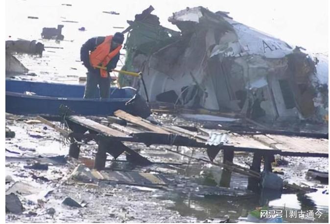 飞机坠落事件人员伤亡情况,人类史上坠落过多少飞机