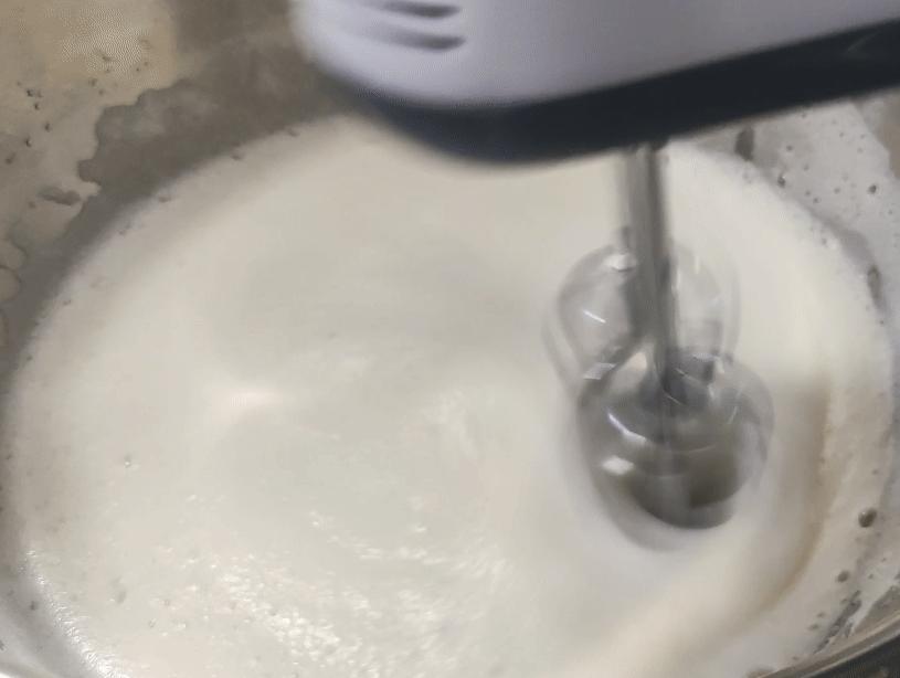 教你制作戚风蛋糕香甜美味喧软,一看就会做的戚风蛋糕详细做法