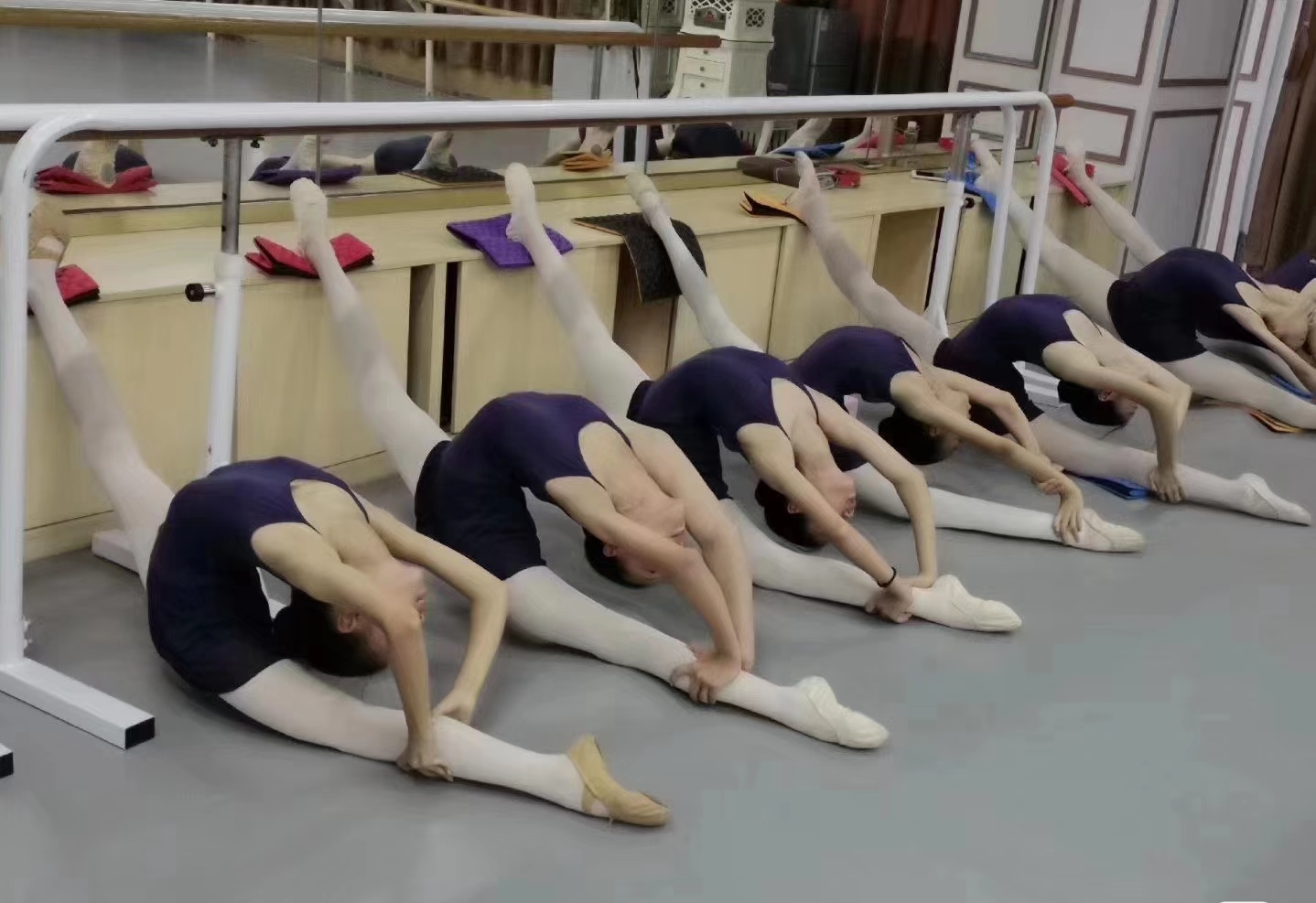 舞蹈男生训练的日常,舞蹈素质和技巧训练有哪些