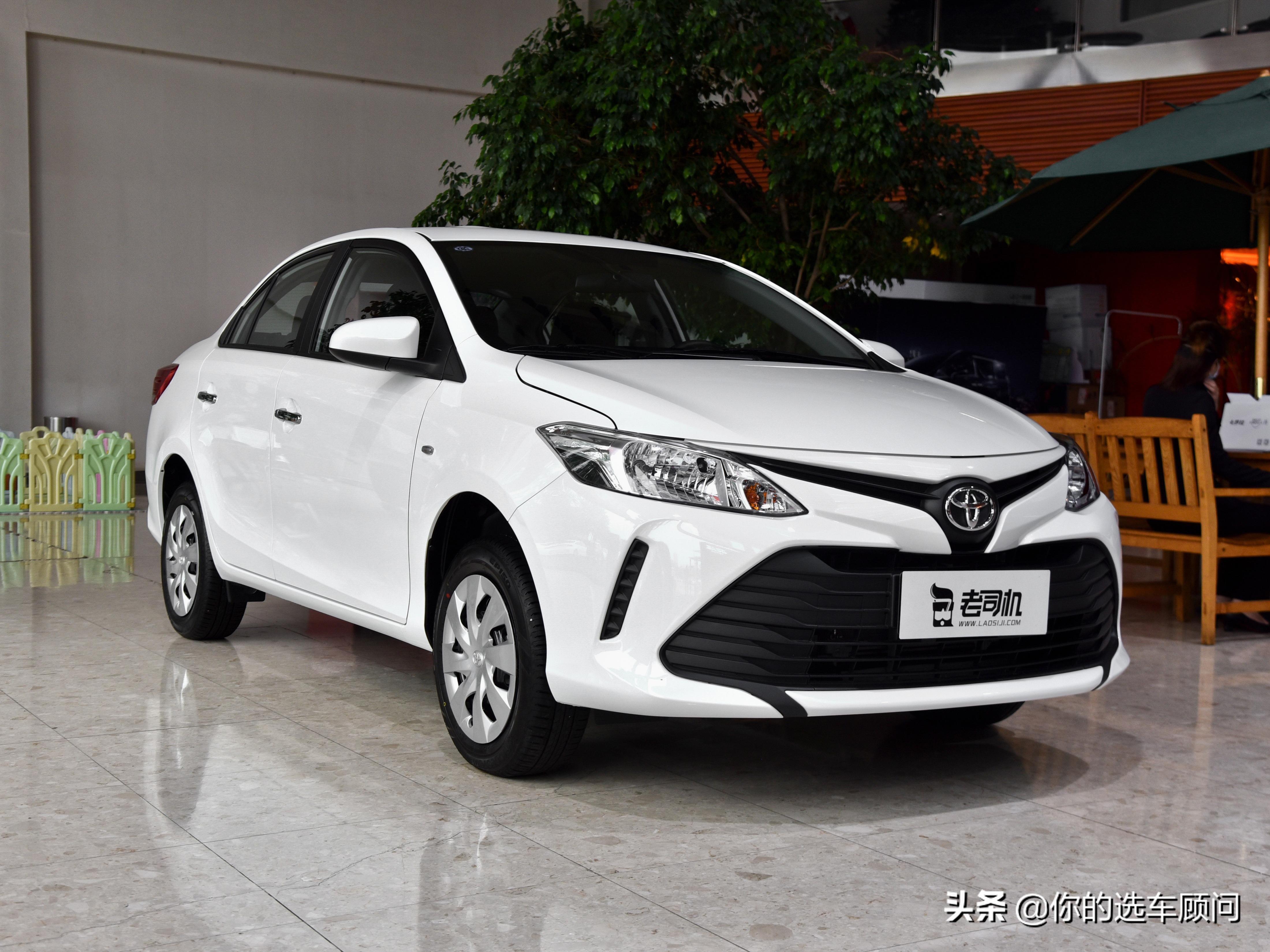 丰田版的车子家用七座33万多,丰田的三厢轿车