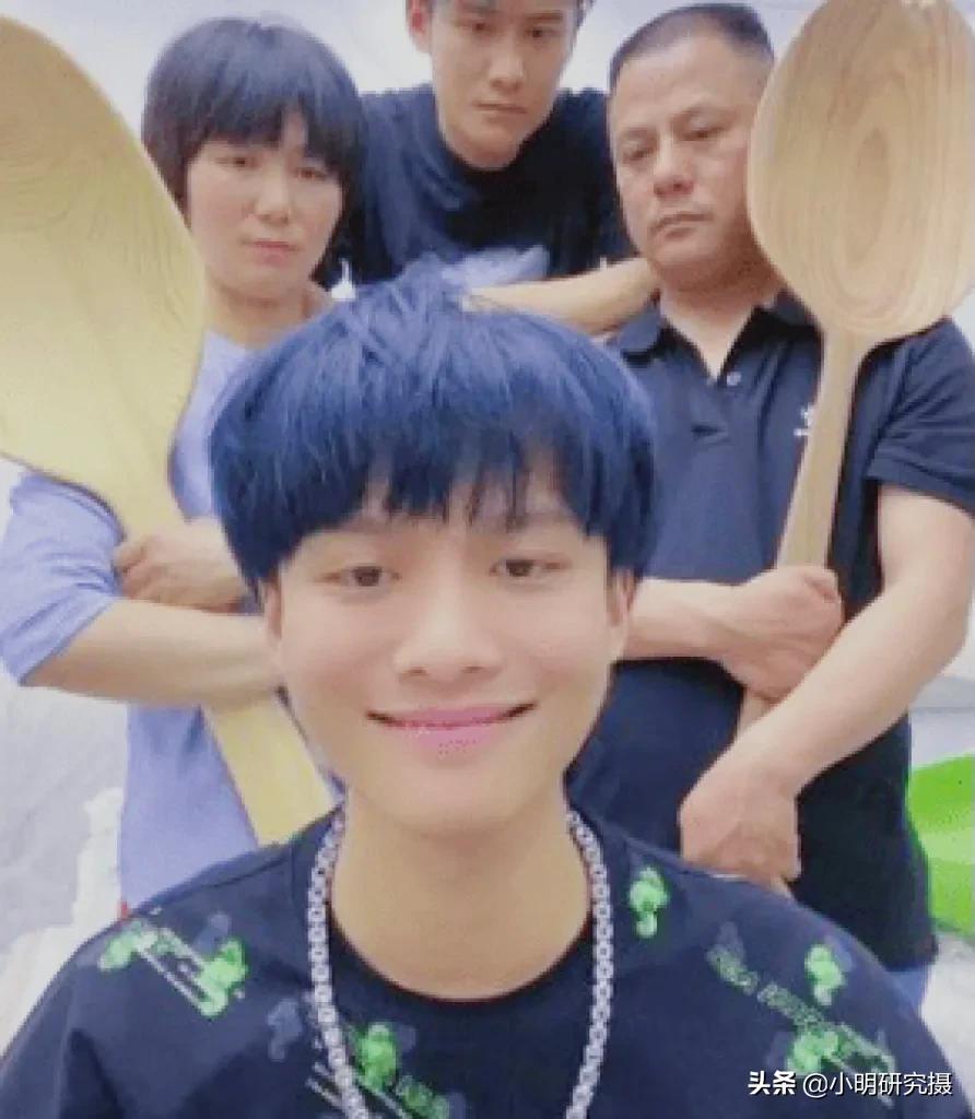 疯狂小杨哥和疯狂姐妹连麦全过程,疯狂小杨哥vs疯狂泰哥