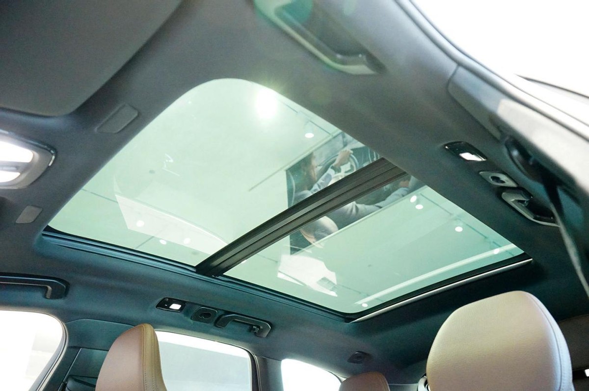 沃尔沃xc902022款t8试驾评测,沃尔沃xc602022款哪个颜色好看