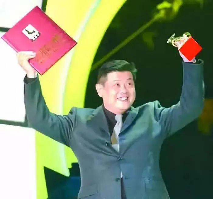 他在当红时淡出演艺圈,他走后歌词完整