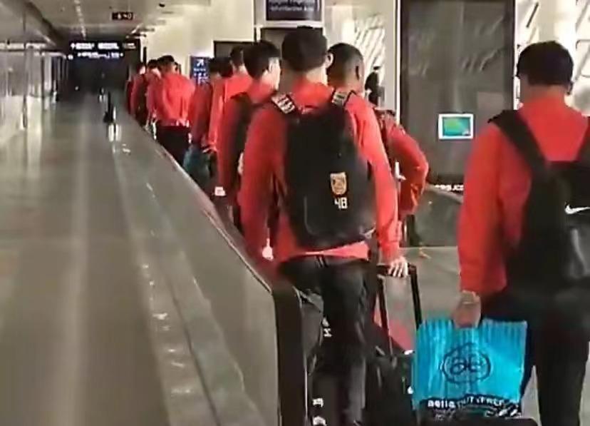 国足派对,国足进世界杯全国狂欢场面视频