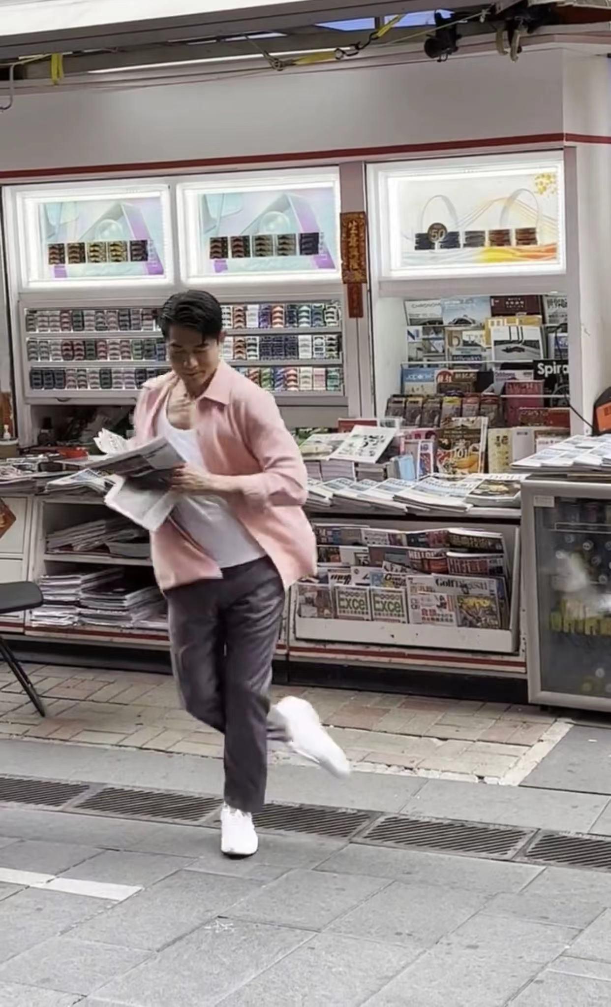 郭富城陪老婆逛街,郭富城携方媛现身甜蜜爆表