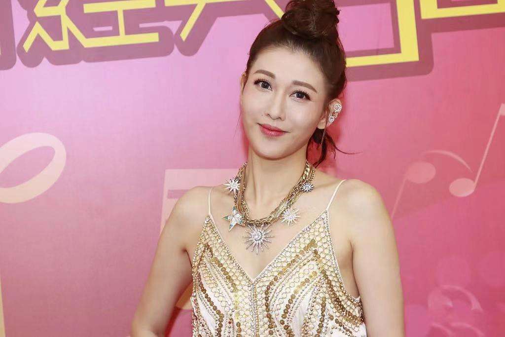 李彩桦承认与富商分手,李彩桦凭借演员复出