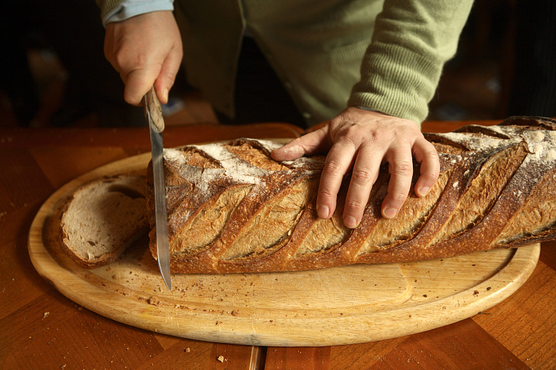 同样是面粉为什么外国做成了面包,一样的面粉蒸馒头为什么不一样白