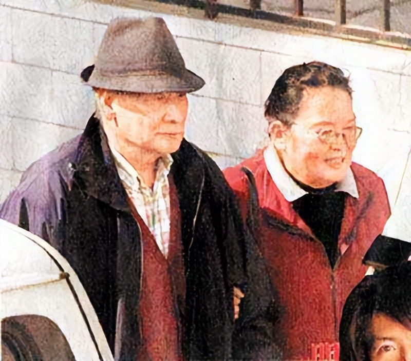 那英与高峰结过婚没有,那英与高峰的恋爱