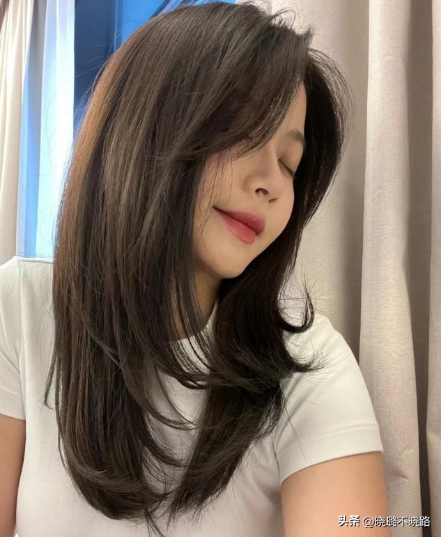 方圆脸型女生短发发型,方圆脸型适合什么发型