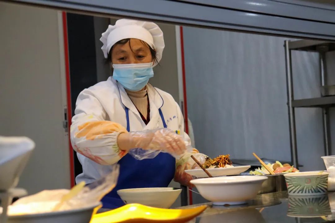 致敬平凡的劳动者图,致敬最朴素的劳动者图片