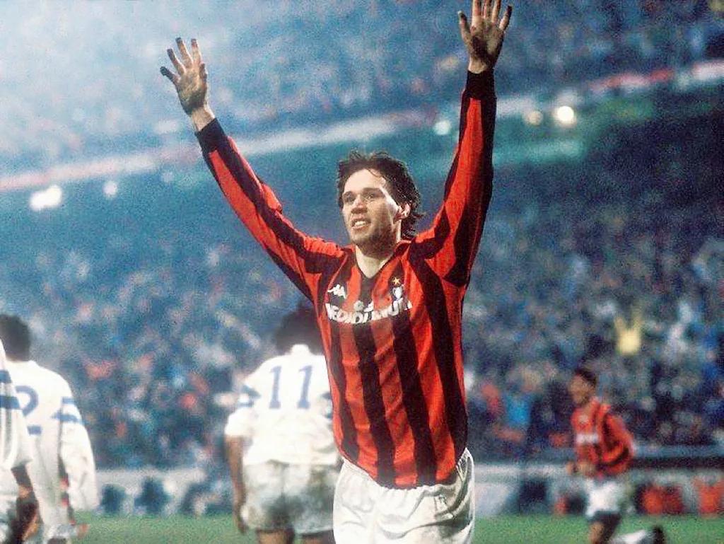 荷兰三剑客效力于哪支球队,1988年荷兰三剑客vs德国三驾马车