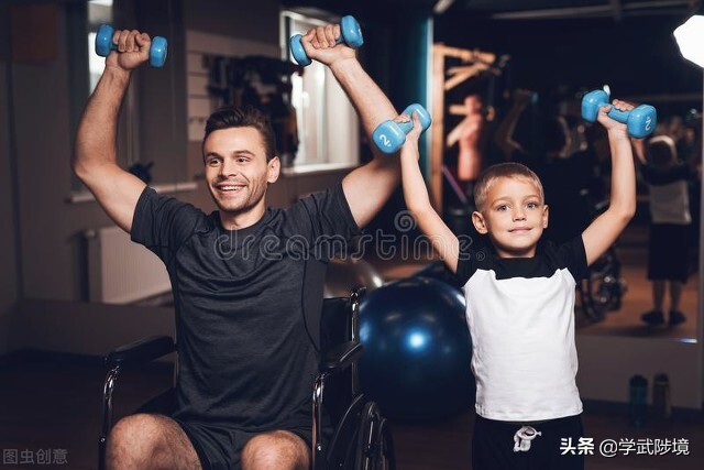 体育运动中发扬团队精神,体育训练带动孩子积极性的方法