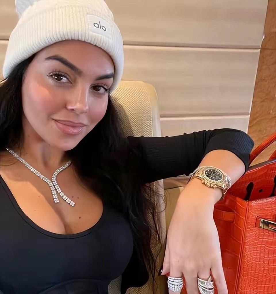 c罗出席乔治娜颁奖典礼,c罗现身乔治娜综艺